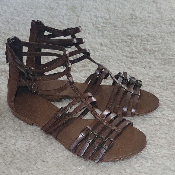 J. Crew Shoes - J CREW MULTI Buckle Strap Gladiator Inspired Leather Sandals Size 7